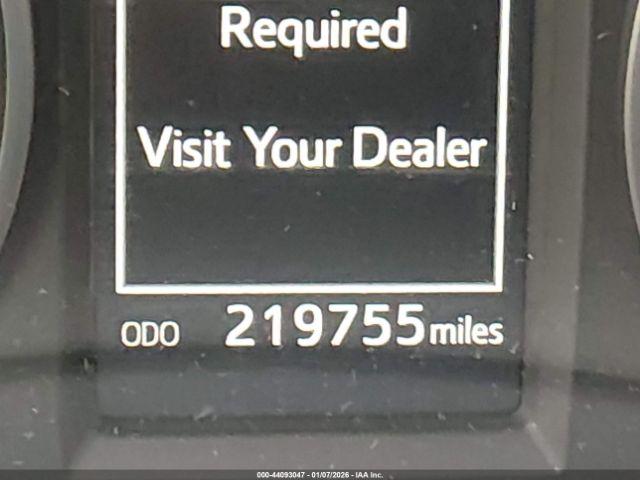 Toyota RAV4 Le Image 3