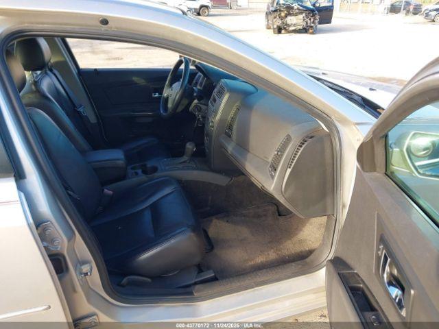 Cadillac CTS Standard Image 4