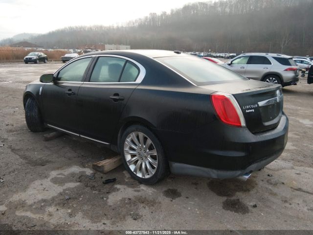 Lincoln MKS Image 8